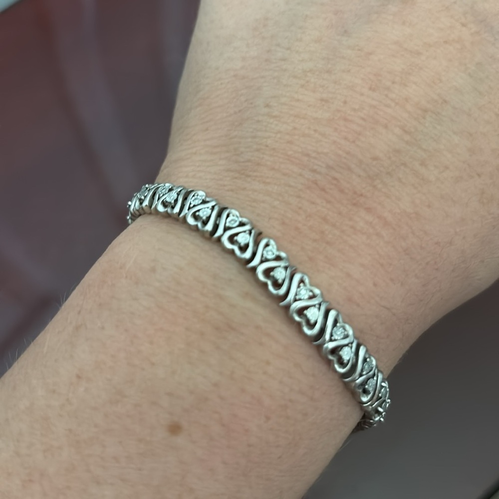 Beautiful Open Hearts collection bracelet - Picture 3 of 5